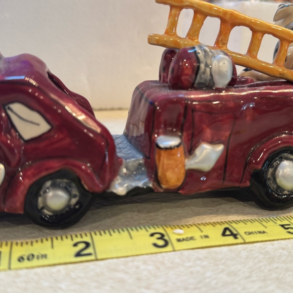 Ceramic firetruck ladder truck and Dalmatian - Picture 7 of 8